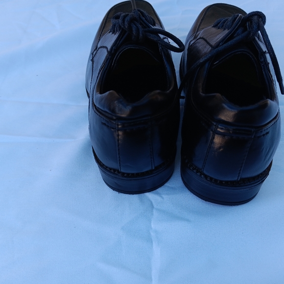 Shoes - Picture 6 of 6